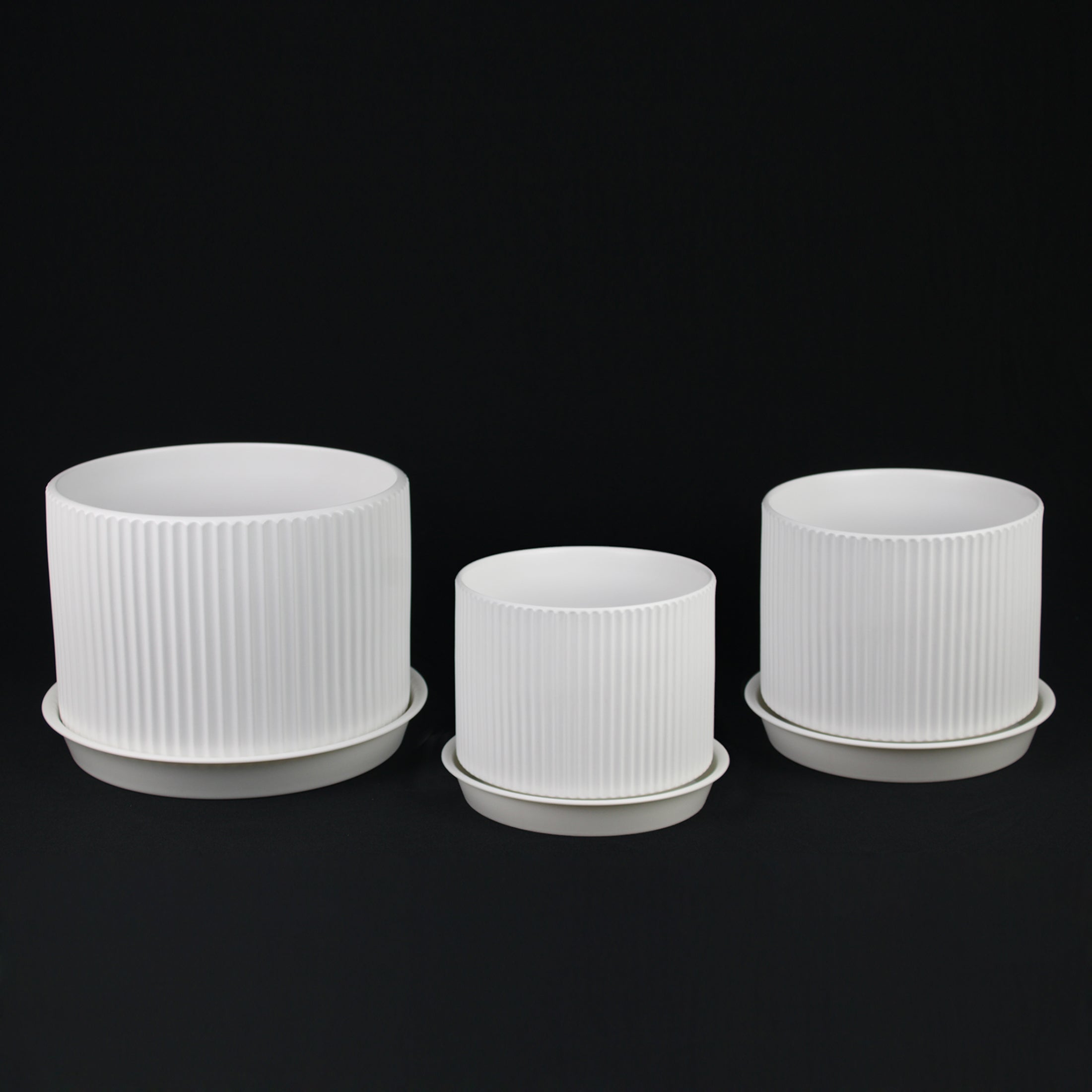 3-Piece White Stoneware Planter Pot Set with Ribbed Texture