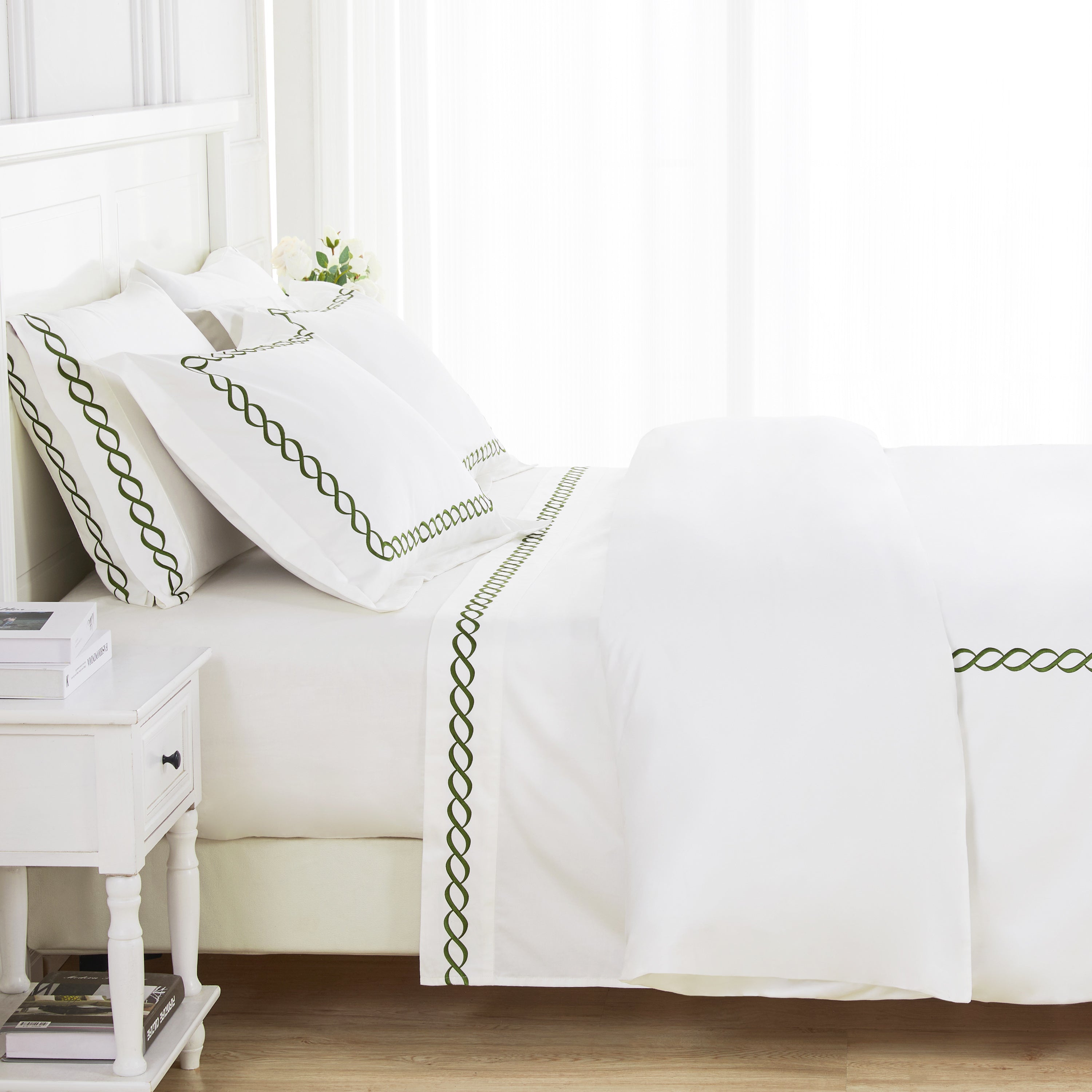 Rope Embroidered Duvet Set