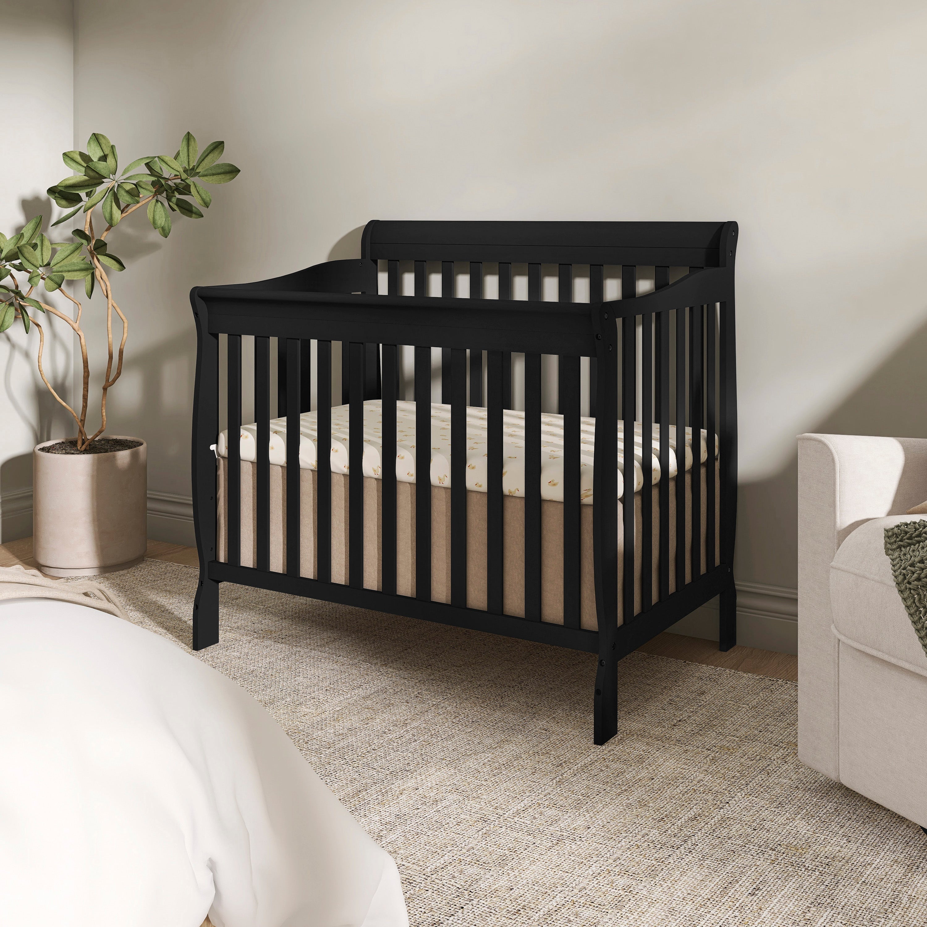 Dream On Me Aden Convertible 4-in-1 Mini Crib
