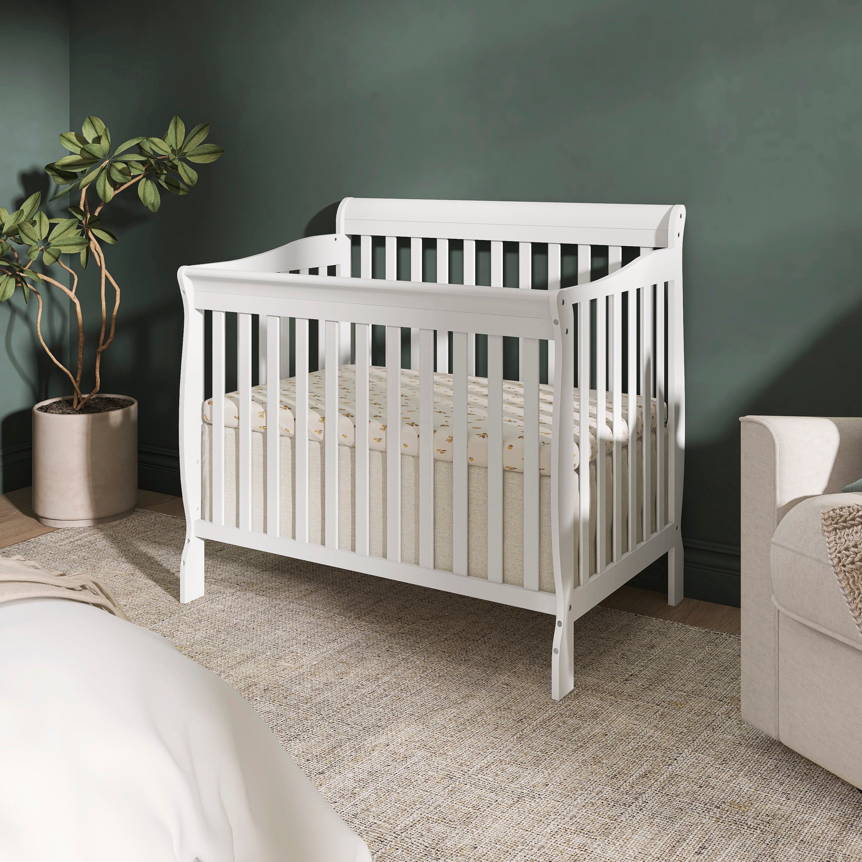Dream On Me Aden Convertible 4-in-1 Mini Crib