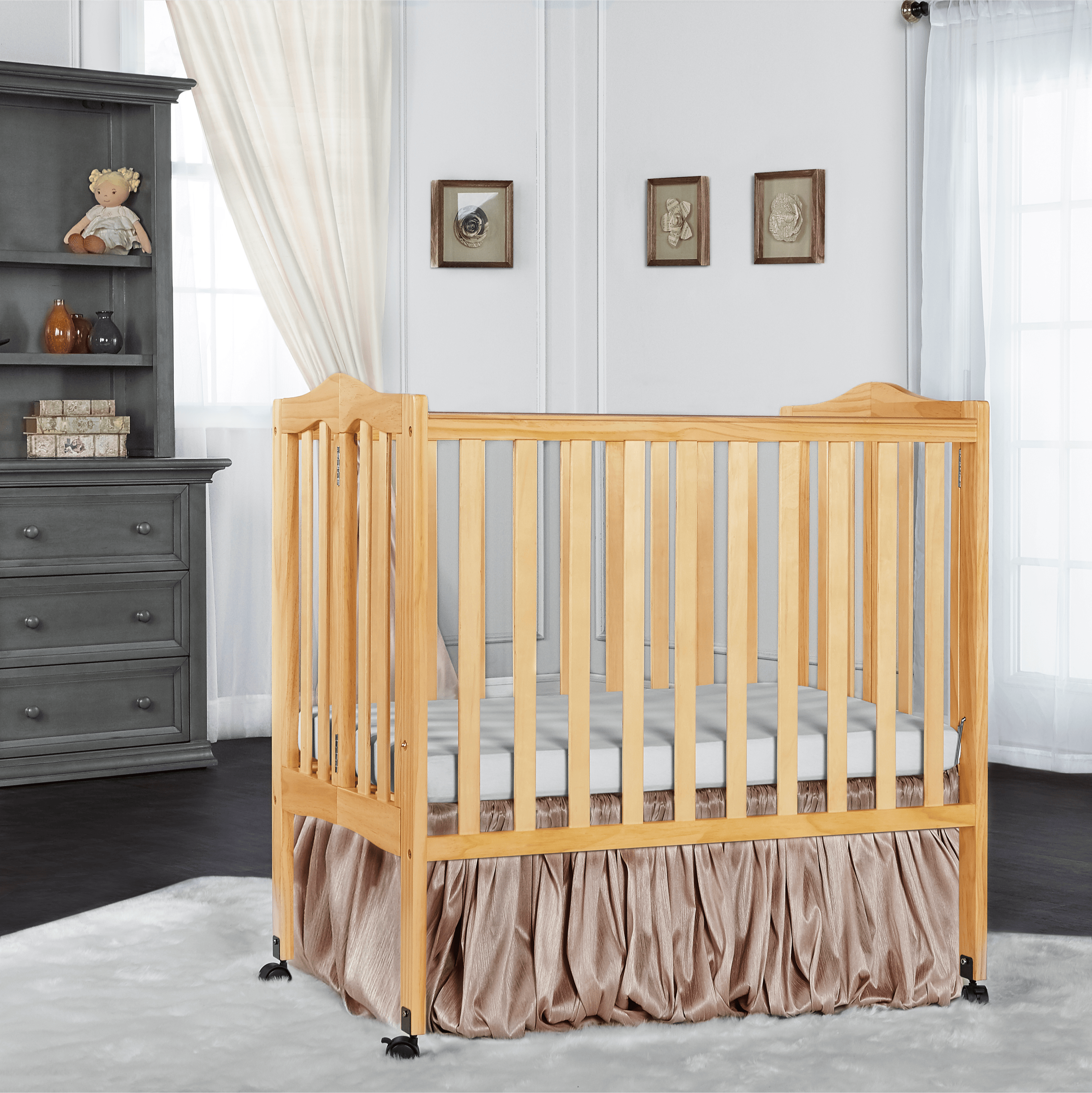 Dream On Me 2-in-1 Lightweight Portable Mini Crib