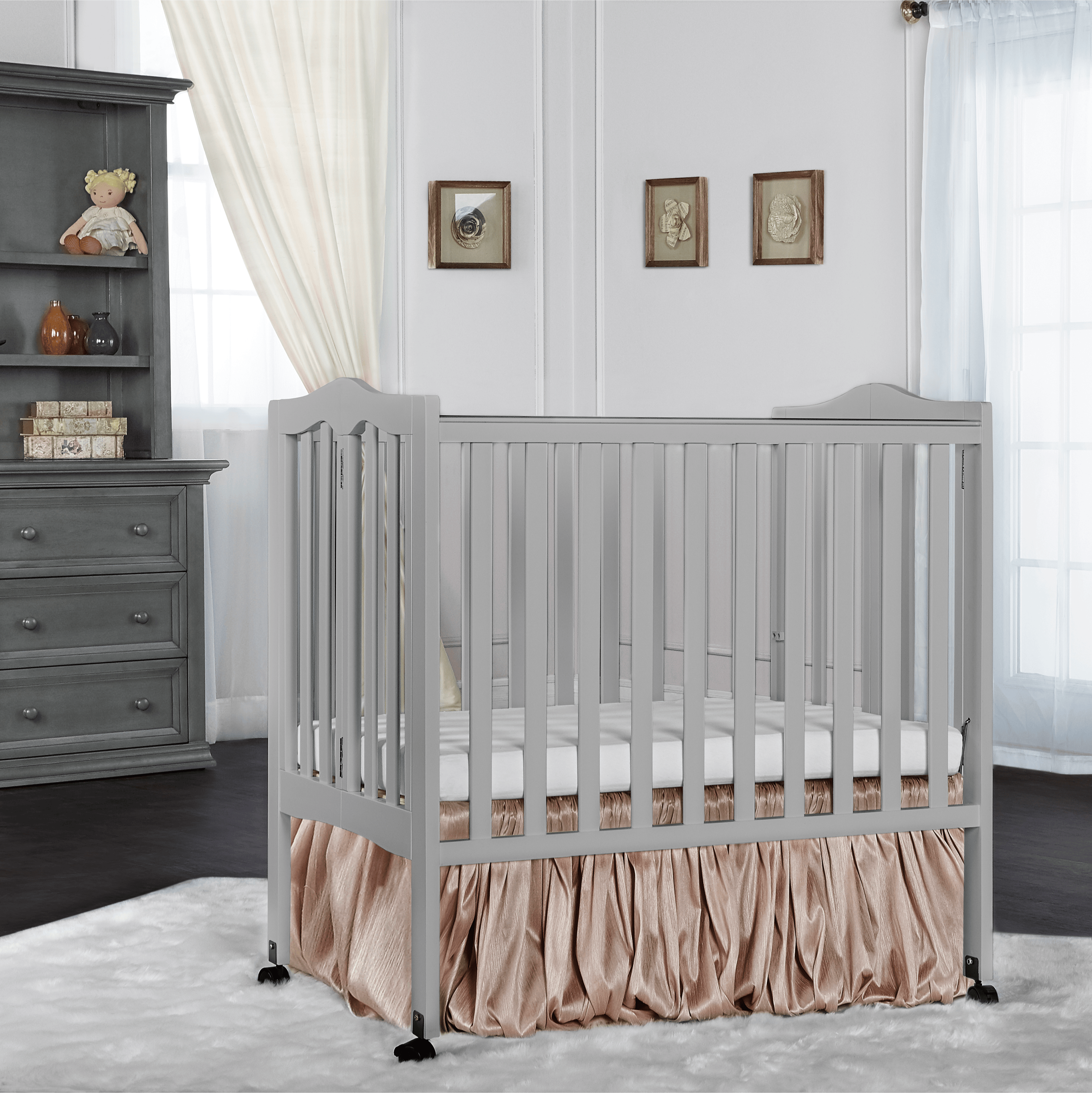 Dream On Me 2-in-1 Lightweight Portable Mini Crib