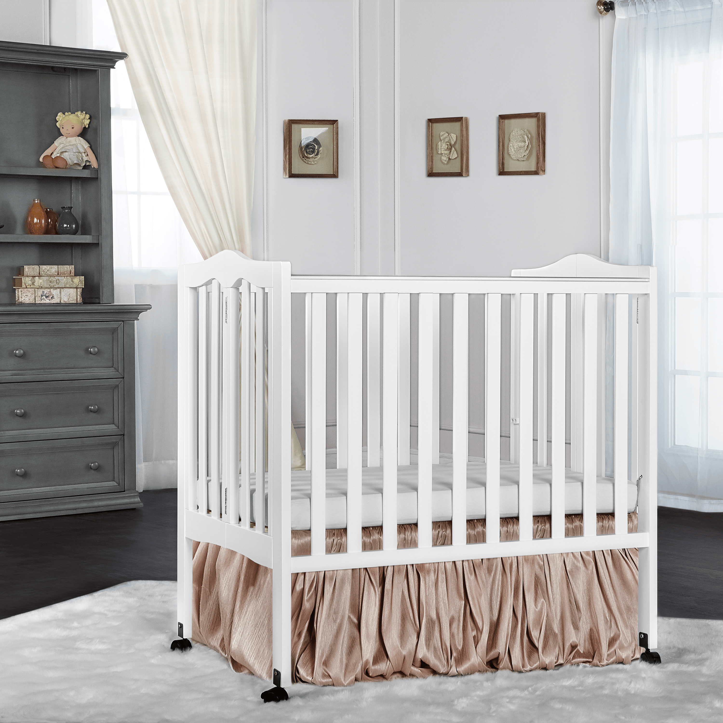 Dream On Me 2-in-1 Lightweight Portable Mini Crib