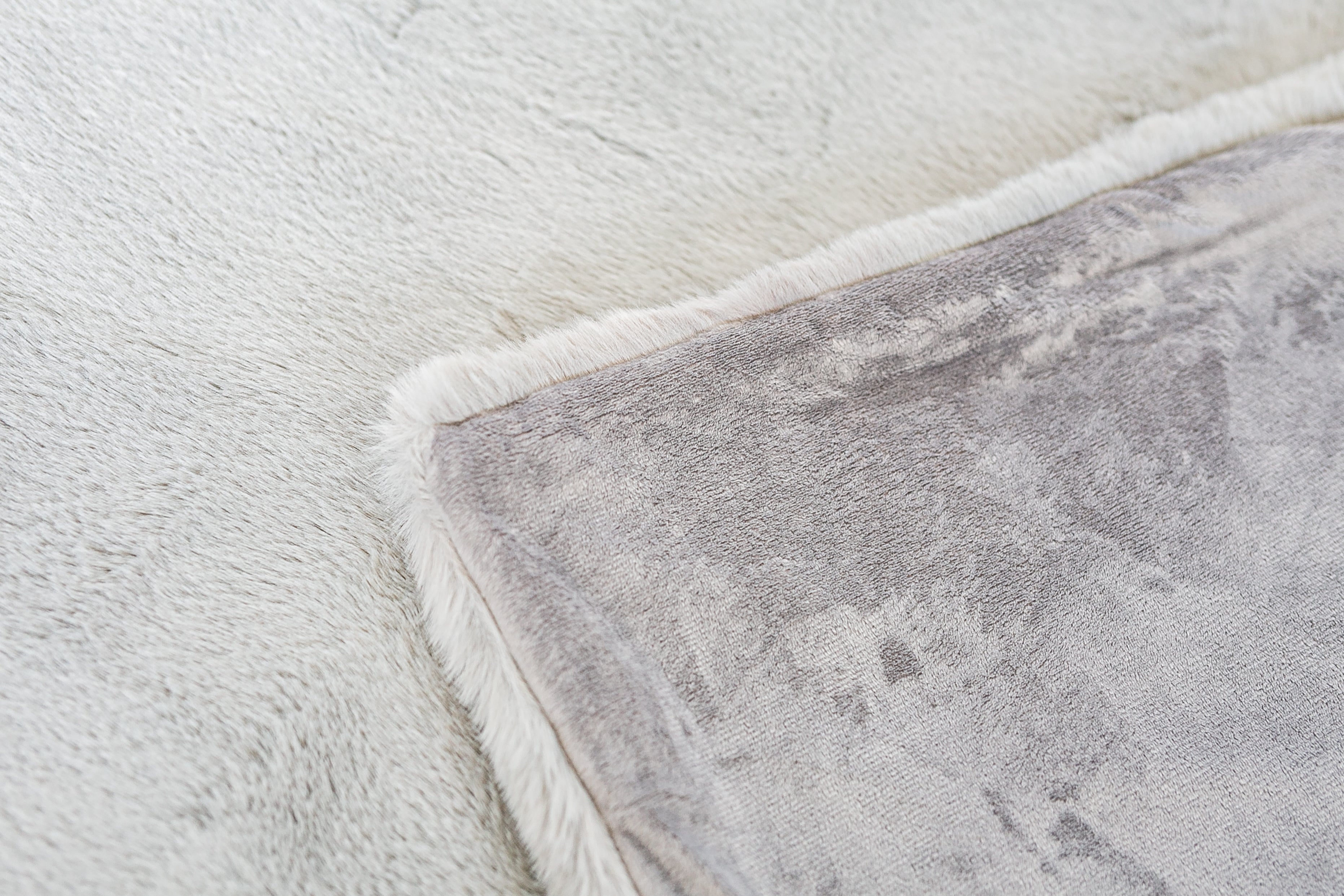 Luxury Avalanche Faux Fur Throw 60"x70"