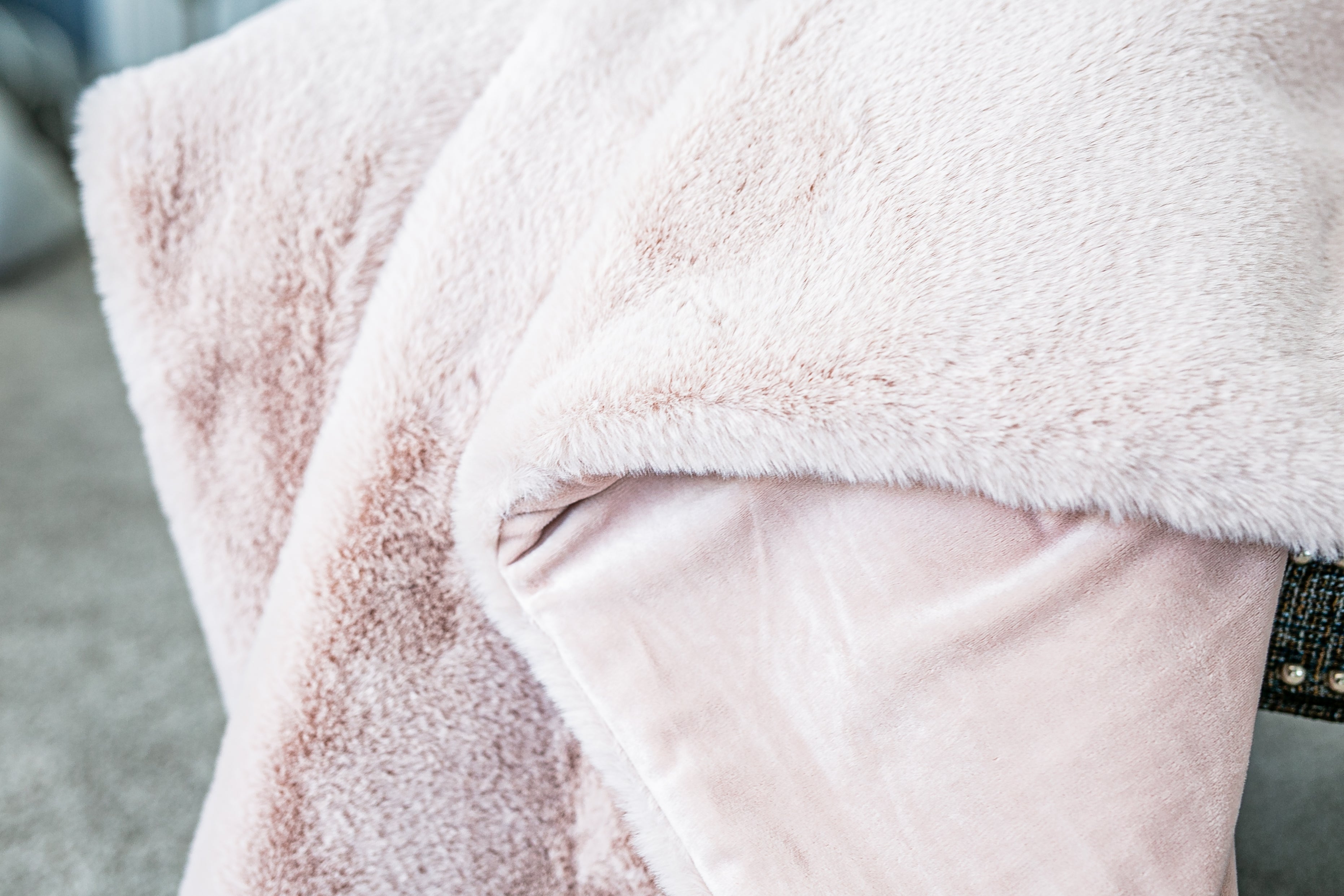 Luxury Avalanche Faux Fur Throw 60"x70"