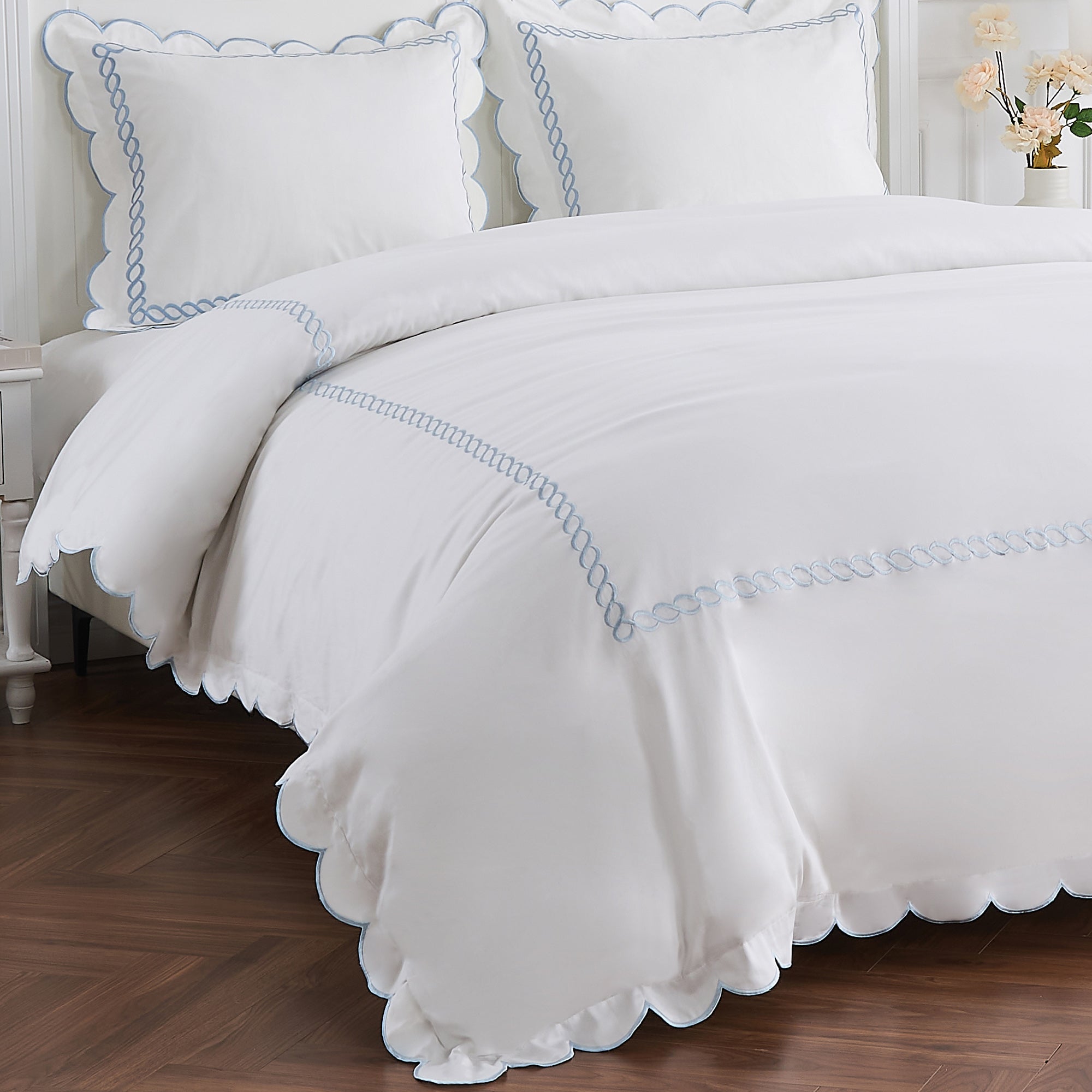 Scallop Rope Embroidered Cotton Duvet Set