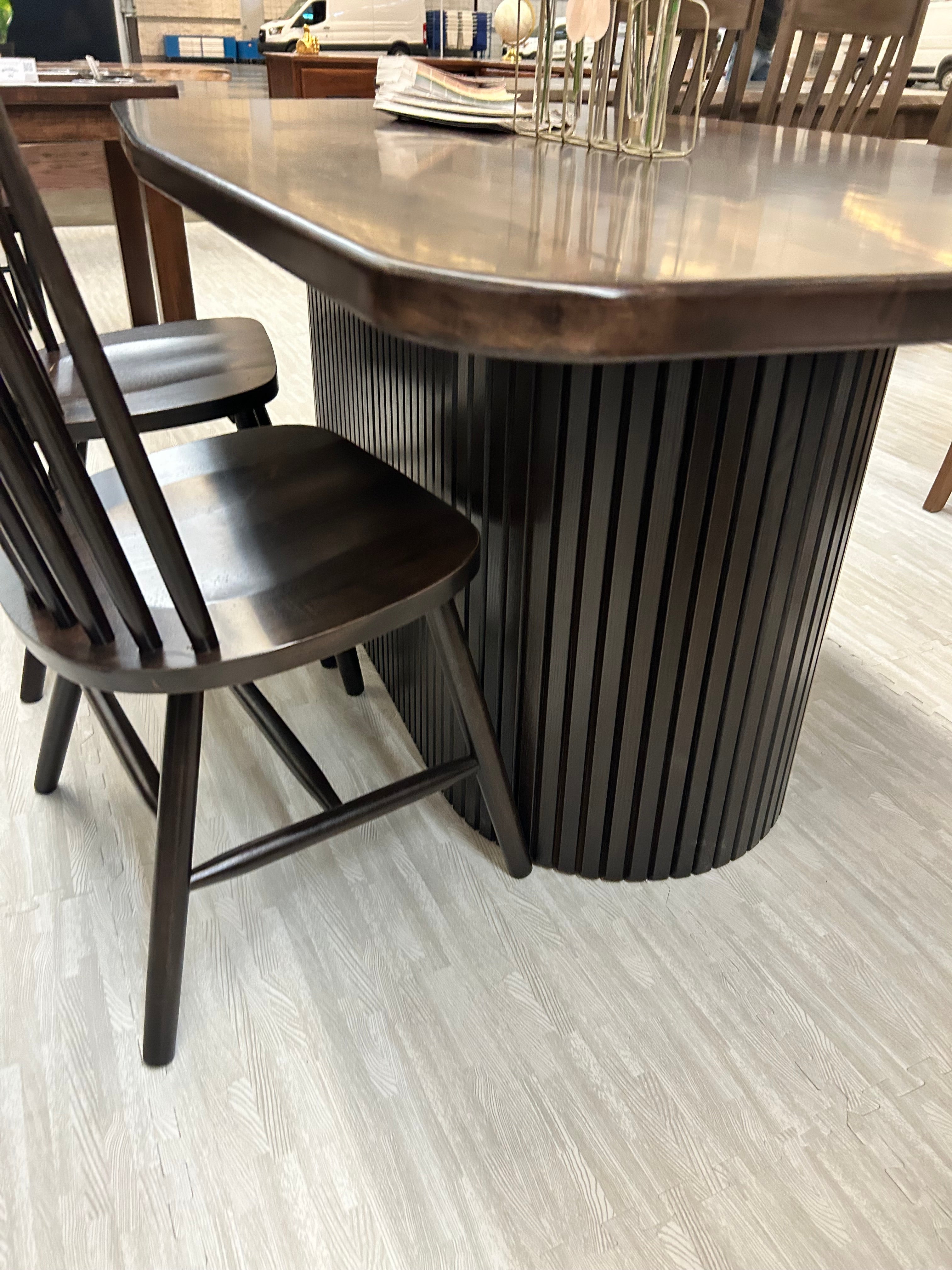 Ashley Fluted Pedestal Table