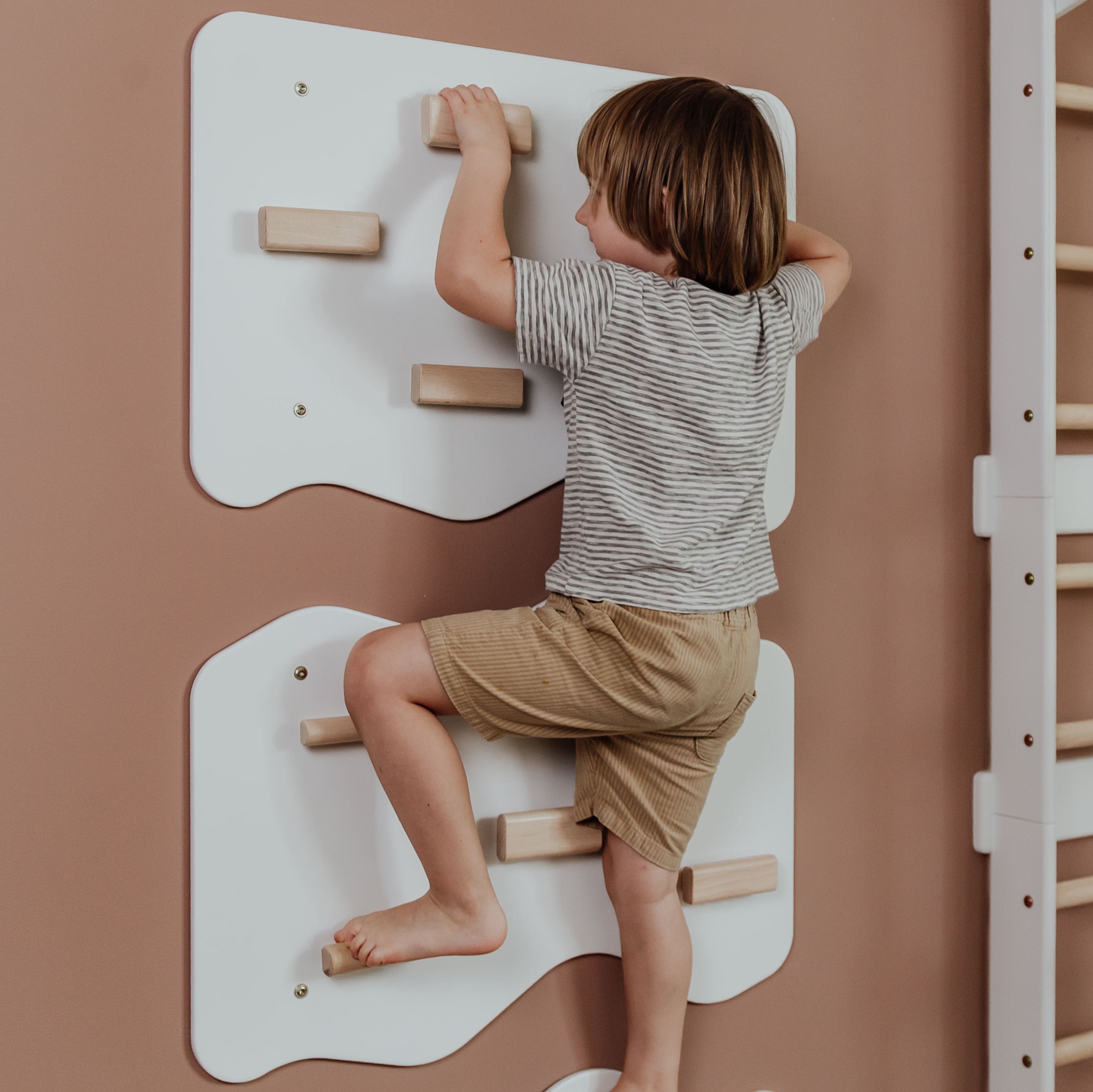 Indoor Rock Wall with Cloud-Shaped Panels for Kids 3-10
