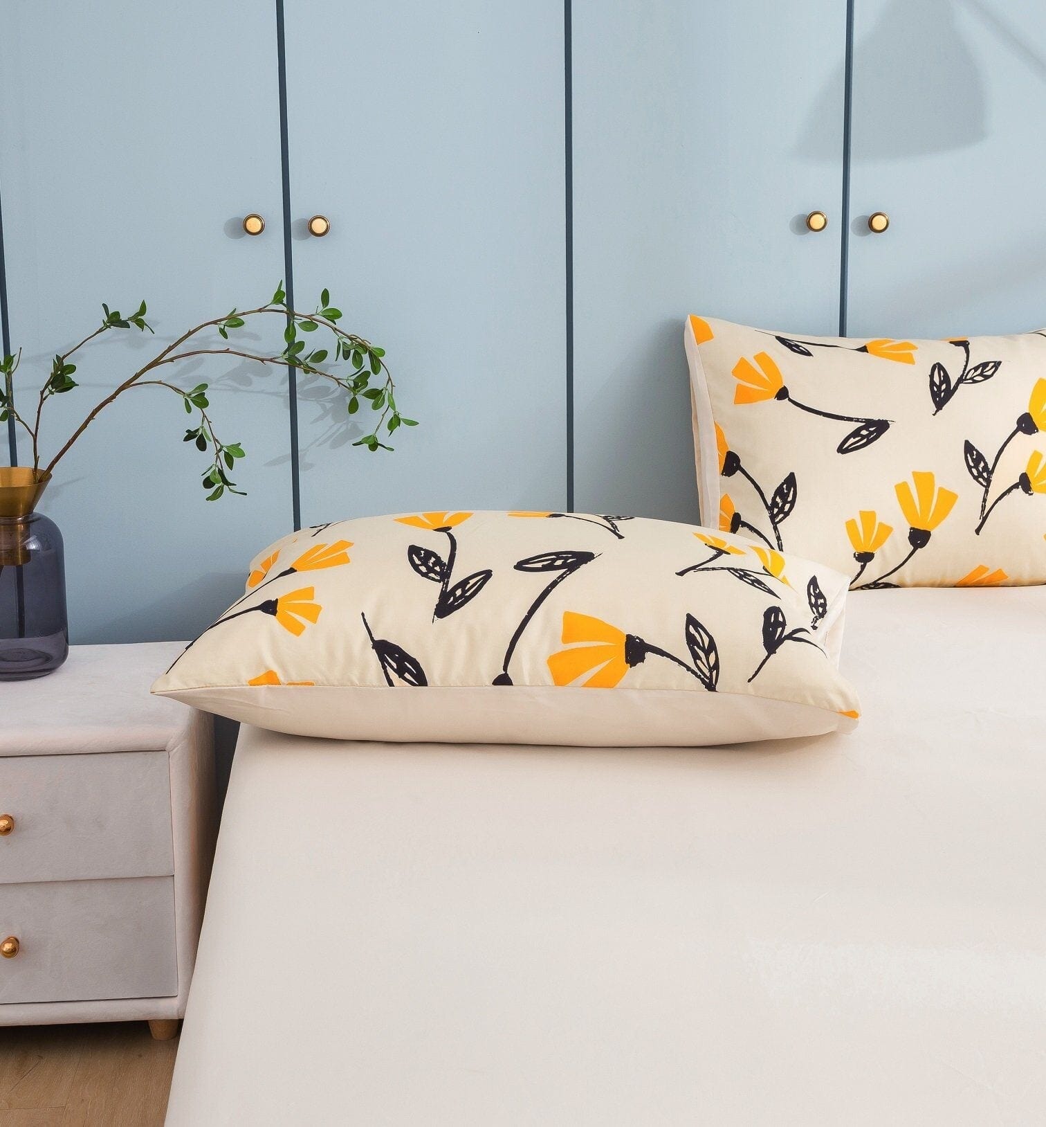 Yellow Fleur Golden Orange Floral Ivory Fitted & Flat Bed Sheets Set