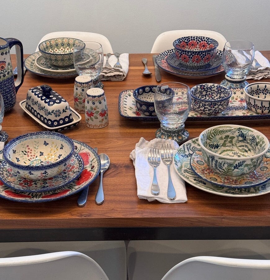 Plate, Round, Dinner, 10" in "Dusty Daisy Chain" by Manufaktura | T132U-AS55 by The Polish Pottery Outlet