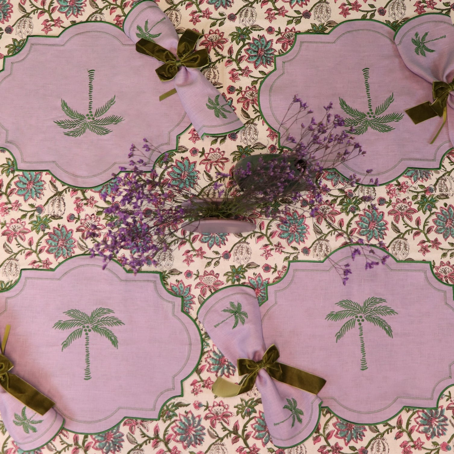 Pendula Petunia Tablecloth