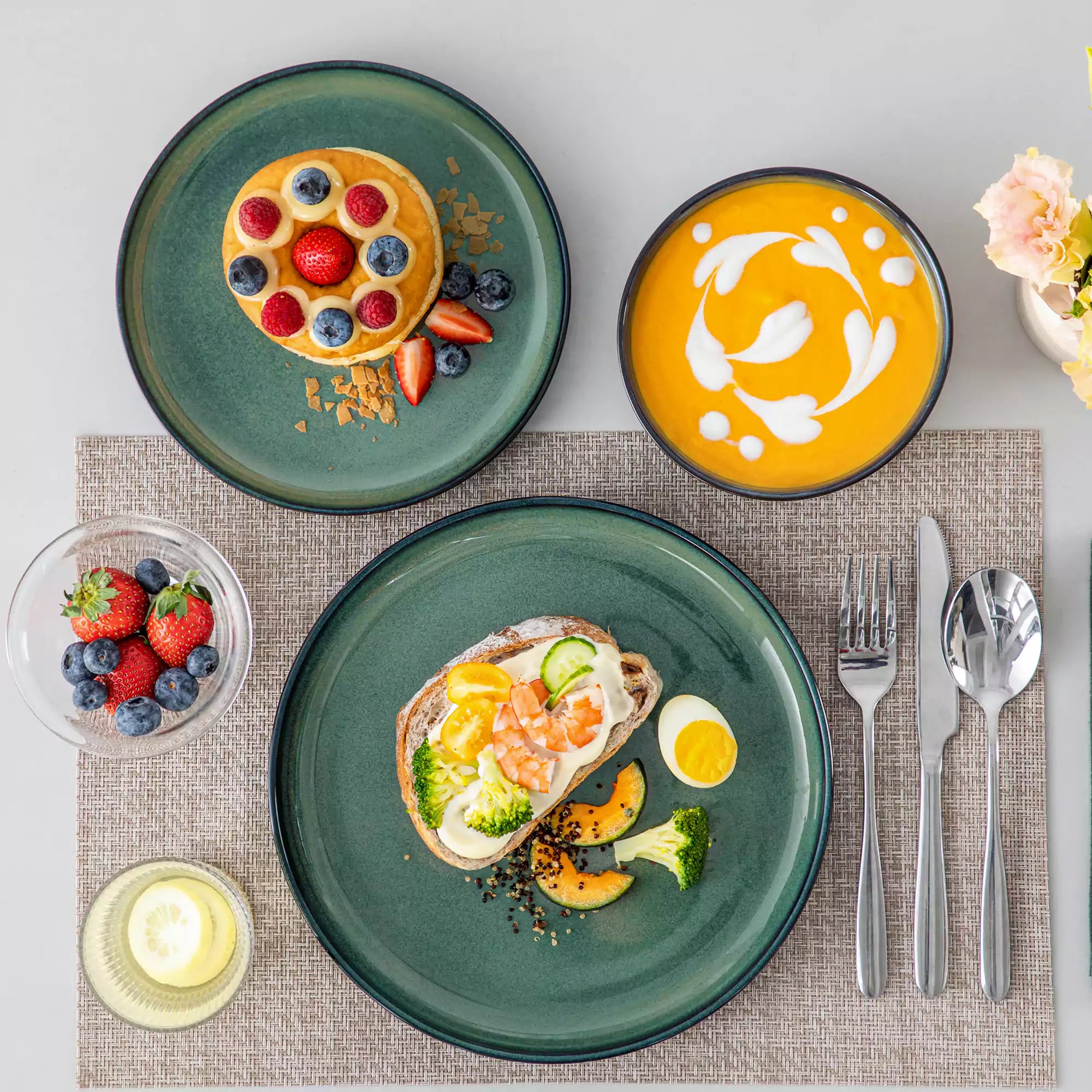 Starry Lipped-Edge 12 Piece Dinnerware Set