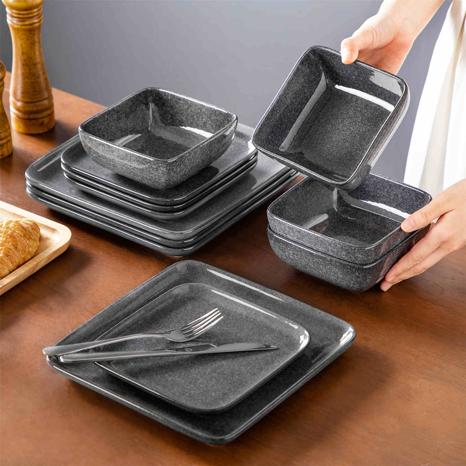 Stern 12 Piece Dinnerware Set
