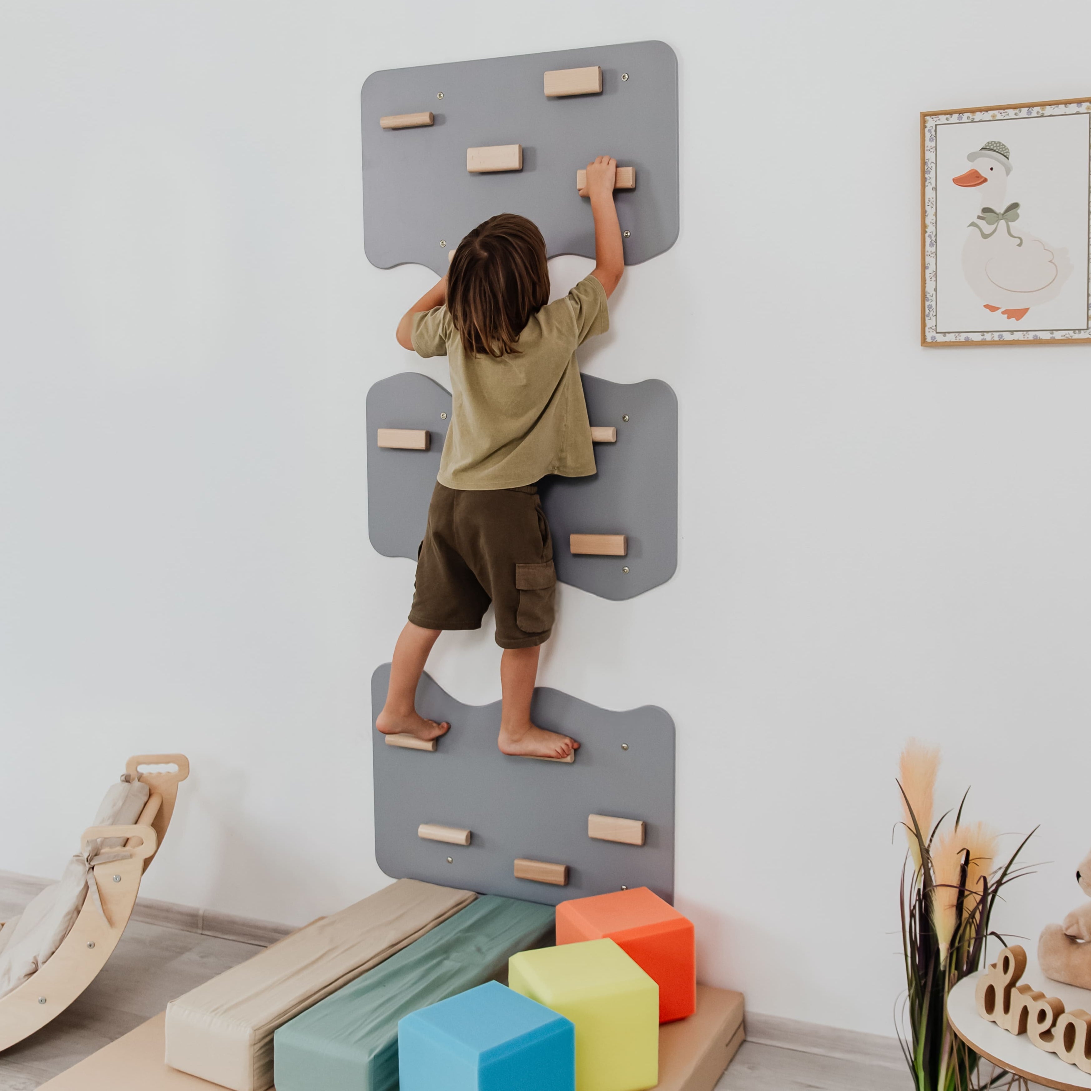 Indoor Rock Wall with Cloud-Shaped Panels for Kids 3-10