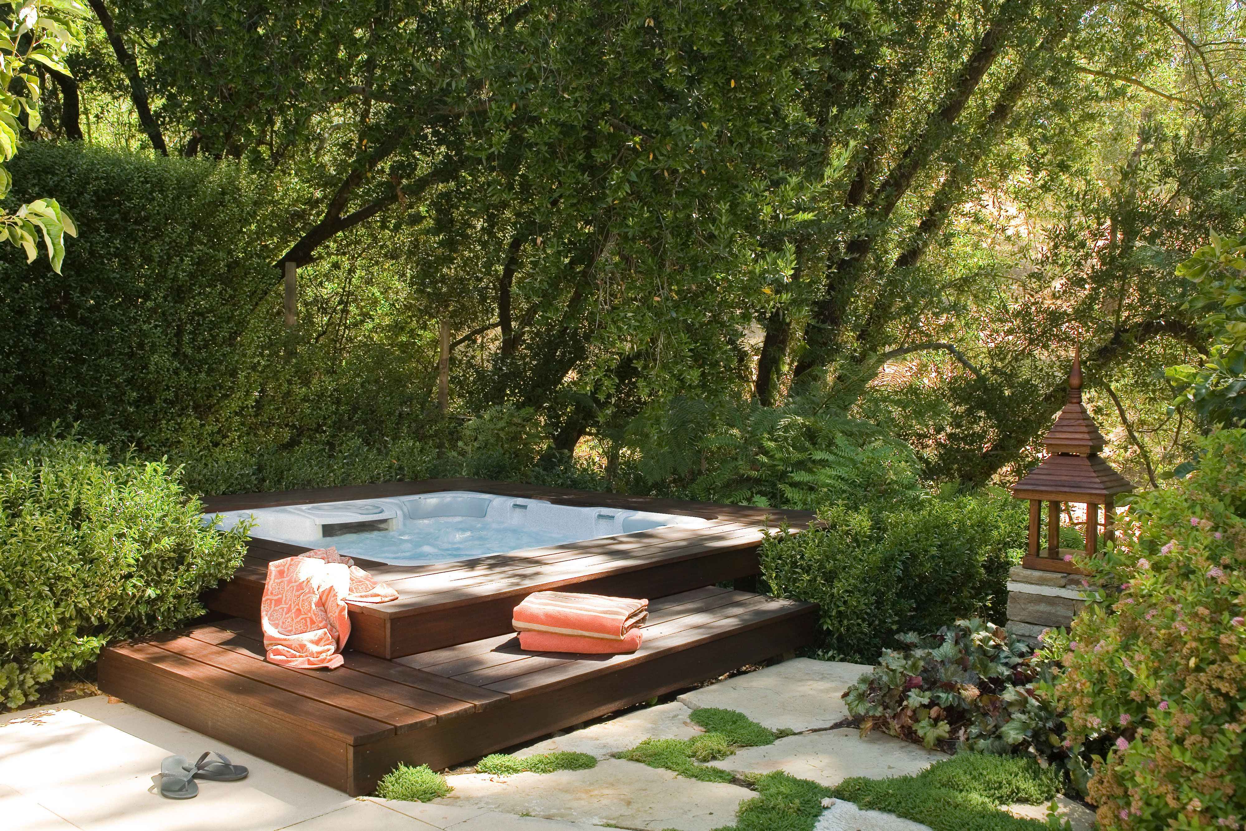 Colorado Hot Tub Spa – 5' x 7' Outdoor Spa for 4