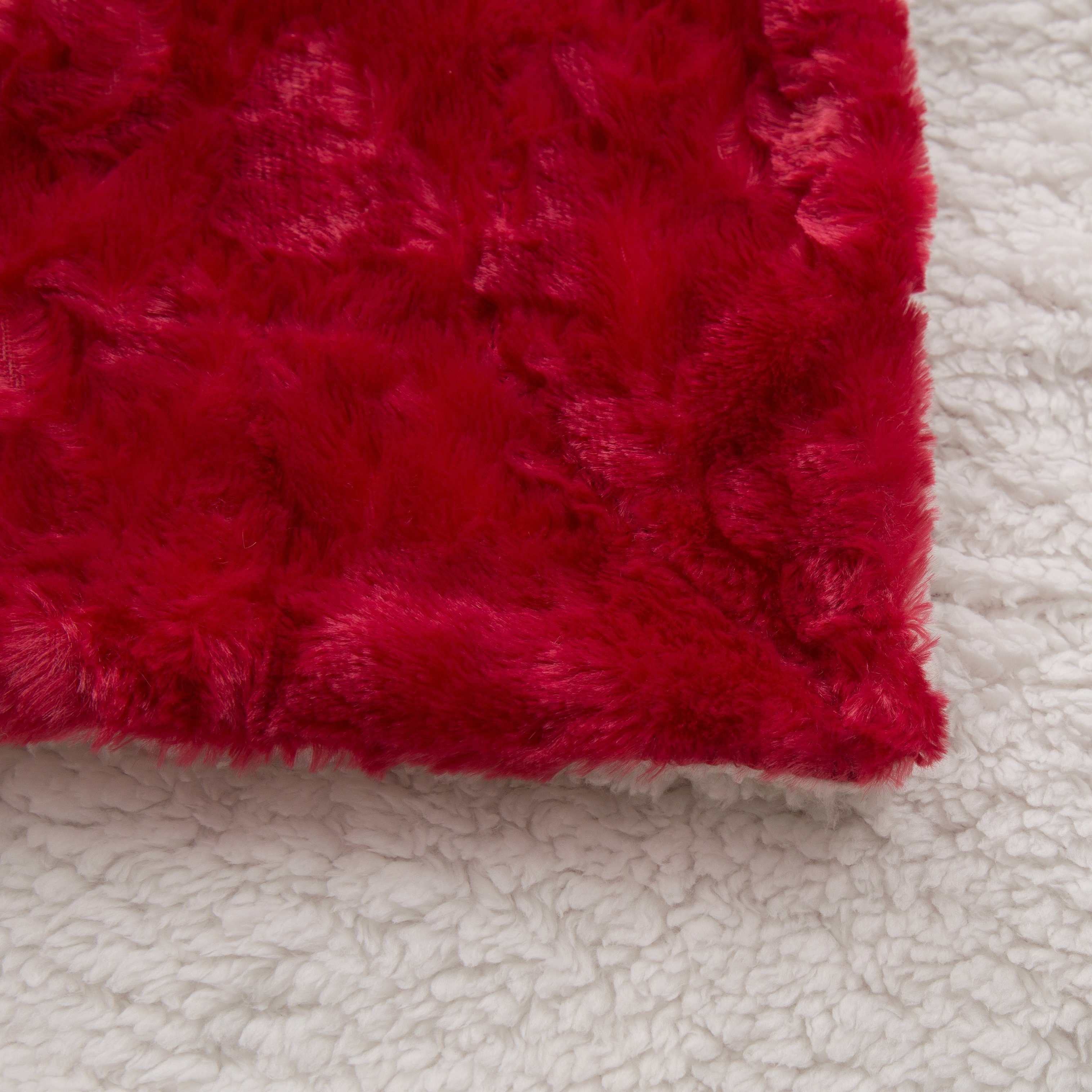 Romantic Red Lovely Hearts, Plush Faux Fur Throw Blanket