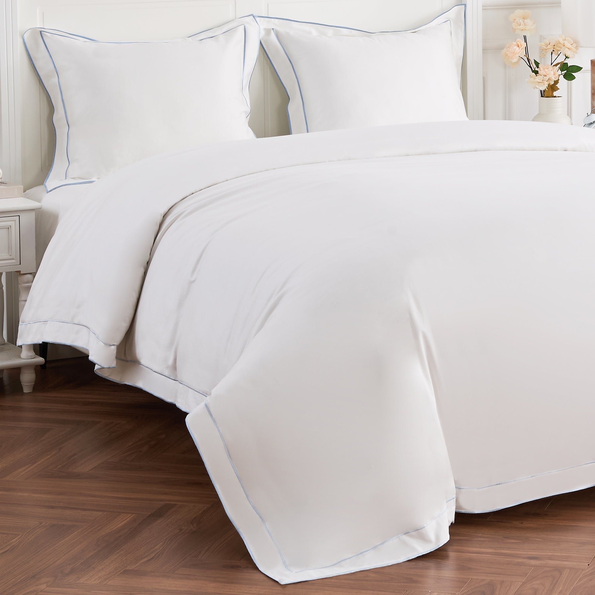 Framed Sateen Embroidered Cotton Duvet Set