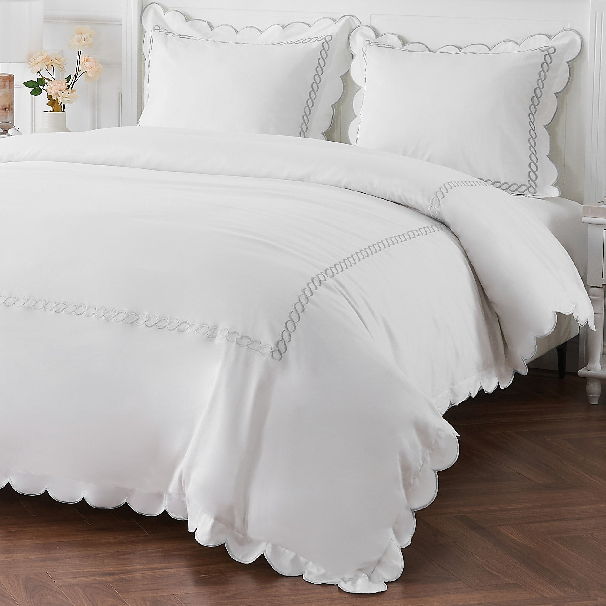 Scallop Rope Embroidered Cotton Duvet Set