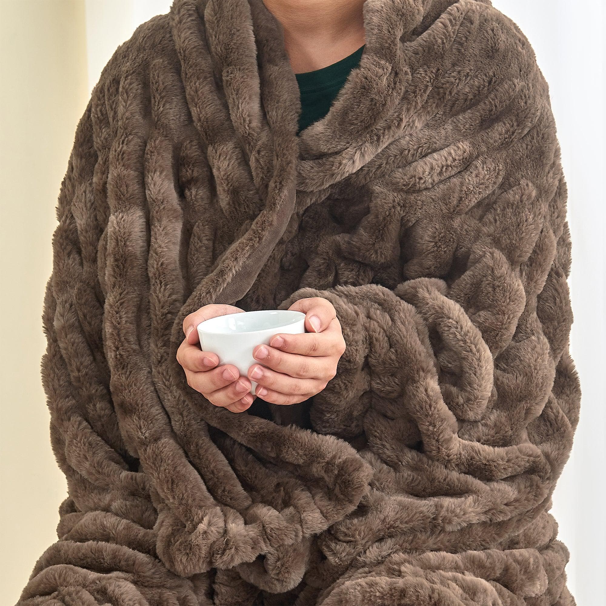 Ruched Faux Fur Throw Blanket - Alondra Collection