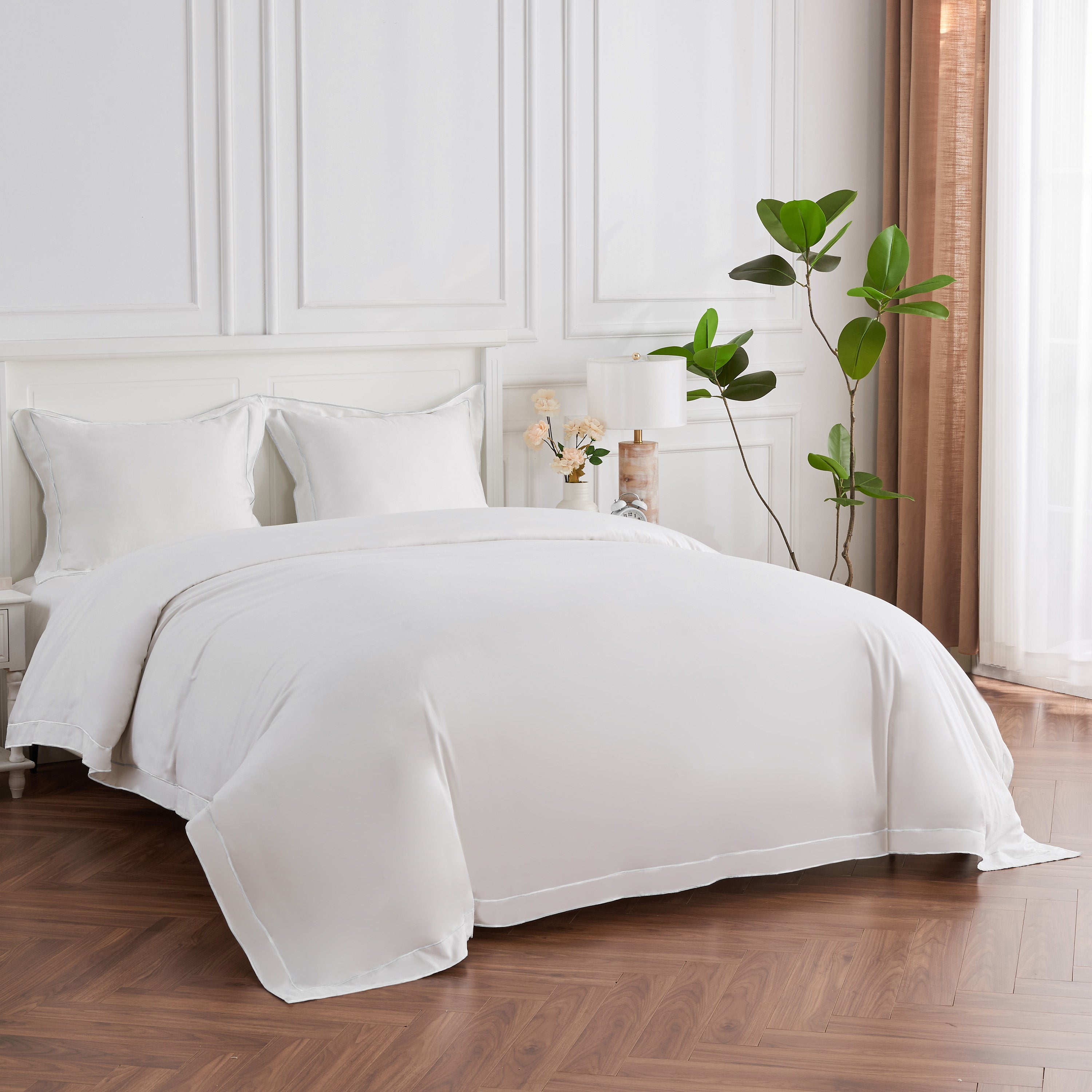 Framed Sateen Embroidered Cotton Duvet Set