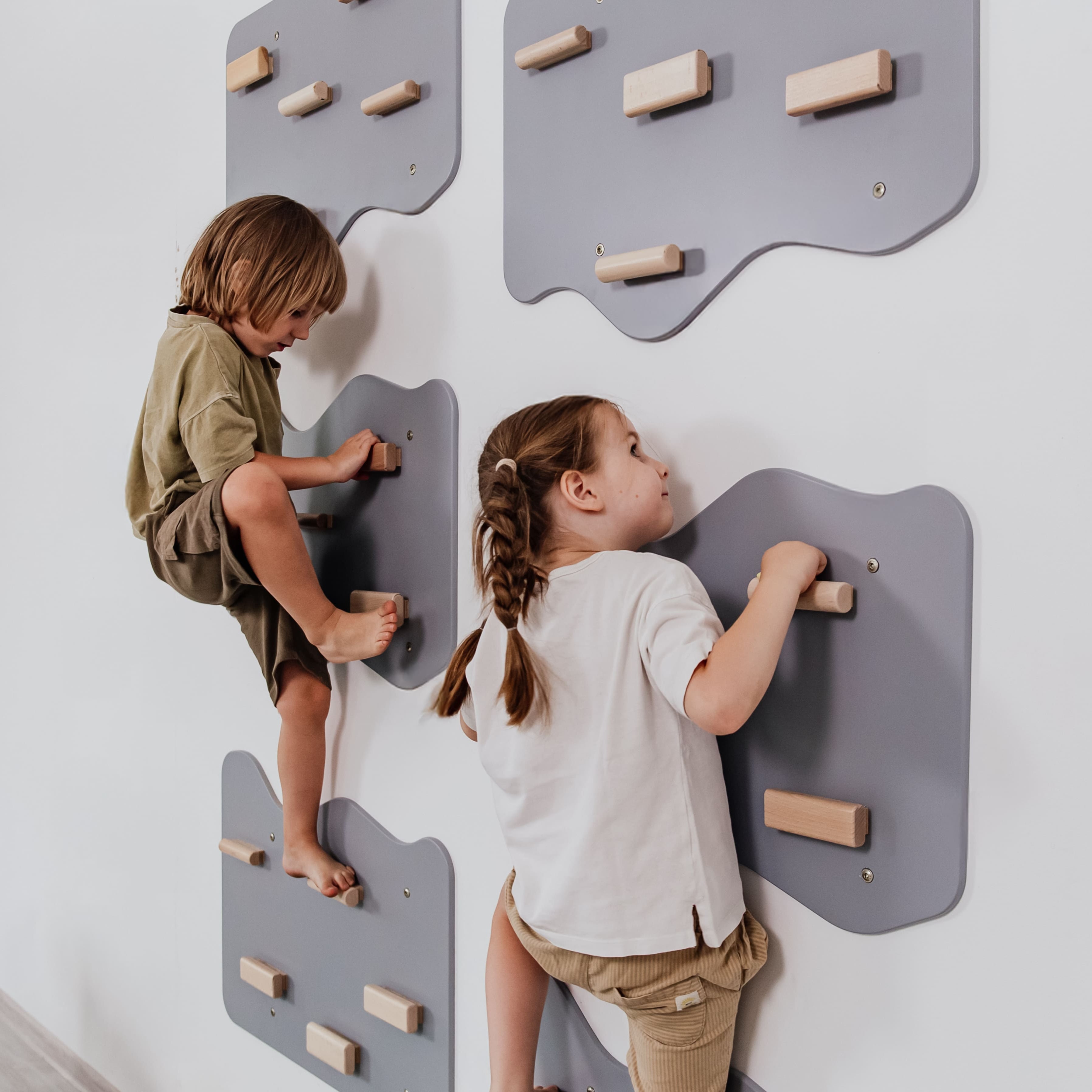 Indoor Rock Wall with Cloud-Shaped Panels for Kids 3-10